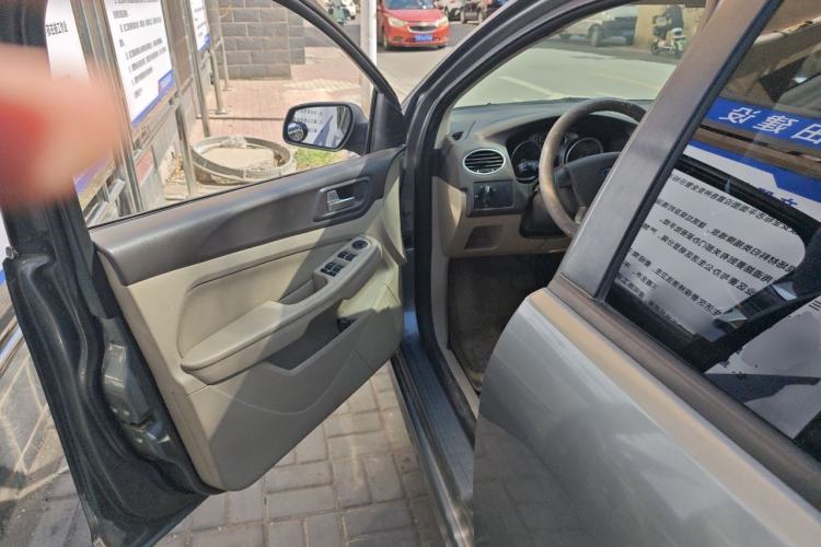 Used Ford Focus 2012 Hatchback Classic 1.8L Automatic Fashion Edition Driver Seat