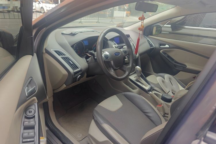 Used Ford Focus 2012 Sedan 1.6L Automatic Fashion Edition Driver Seat