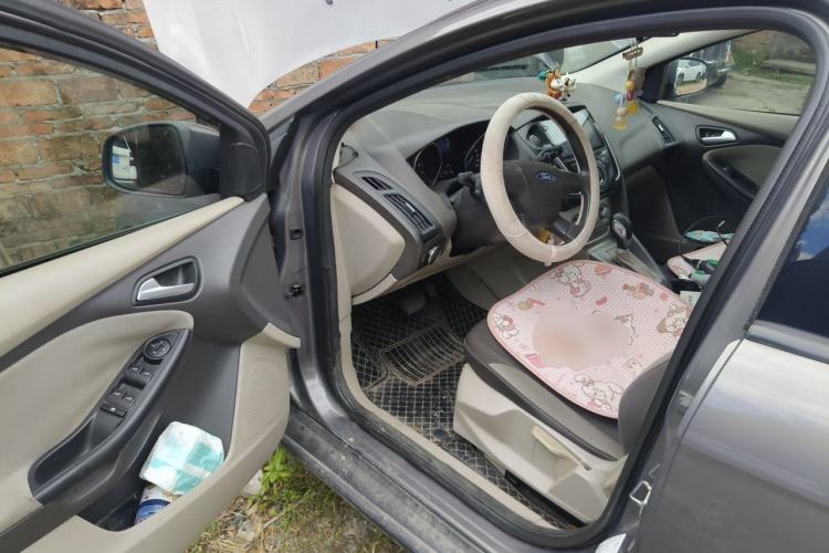 Used Ford Focus 2012 Sedan 1.6L Automatic Comfort Model Driver Seat