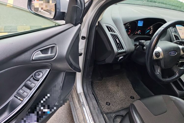 Used Ford Focus 2012 Hatchback 1.6L Automatic Fashion Edition Driver Seat