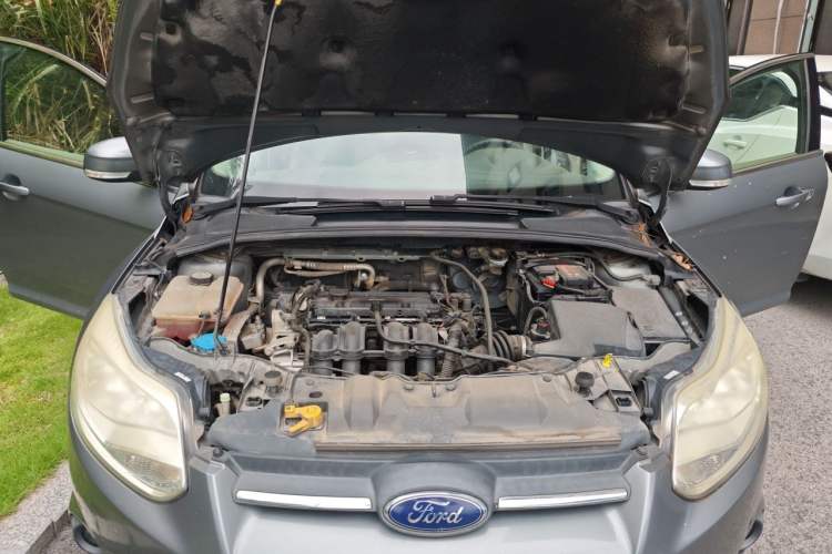 Used Ford Focus 2012 Sedan 1.6L Manual Comfort Model Engine Bay