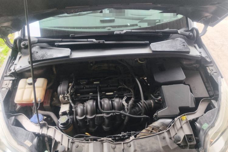 Used Ford Focus 2012 Sedan 1.6L Automatic Fashion Edition Engine Bay