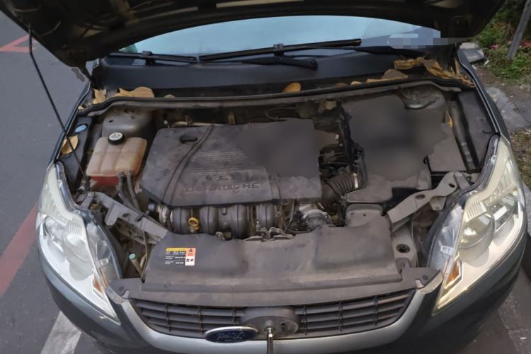 Used Ford Focus 2012 Sedan Classic 1.8L Manual Base Model Engine Bay