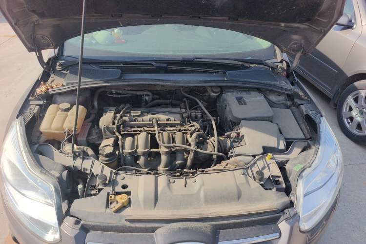 Used Ford Focus 2012 Sedan 1.6L Automatic Comfort Model Engine Bay