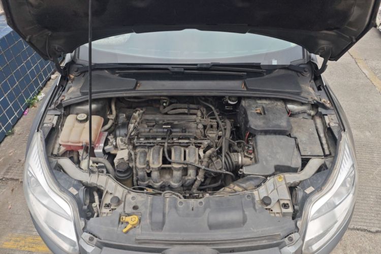 Used Ford Focus 2012 Sedan 1.6L Automatic Comfort Model Engine Bay