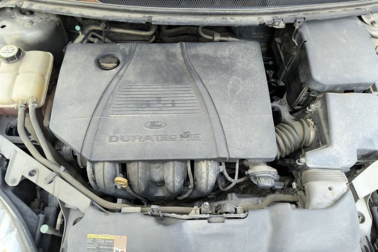 Used Ford Focus 2012 Sedan Classic 1.8L Manual Base Model Engine Bay