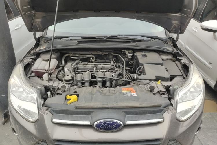 Used Ford Focus 2012 Sedan 1.6L Automatic Fashion Edition Engine Bay