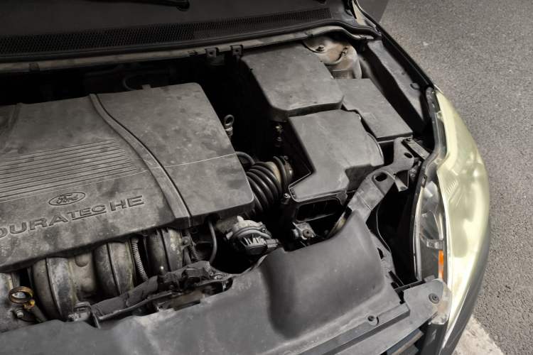 Used Ford Focus 2012 Sedan Classic 1.8L Automatic Base Model Engine Bay Left