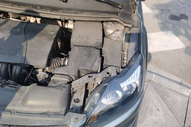 Used Ford Focus 2012 Hatchback Classic 1.8L Automatic Fashion Edition Engine Bay Left