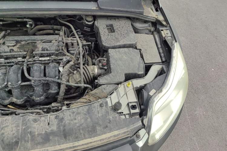 Used Ford Focus 2012 Sedan 1.6L Automatic Comfort Model Engine Bay Left