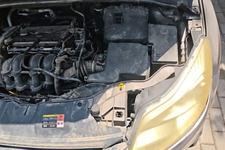 Used Ford Focus 2012 Sedan 1.6L Manual Comfort Model Engine Bay Left
