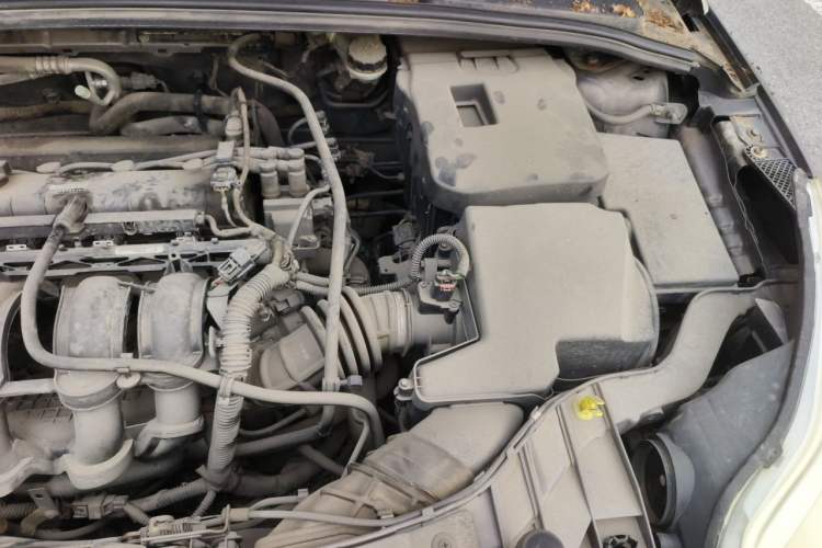 Used Ford Focus 2012 Sedan 1.6L Manual Fashion Edition Engine Bay Left
