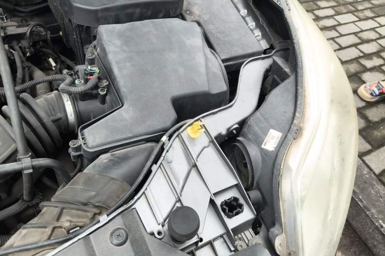 Used Ford Focus 2012 Sedan 1.6L Automatic Fashion Edition Engine Bay Left