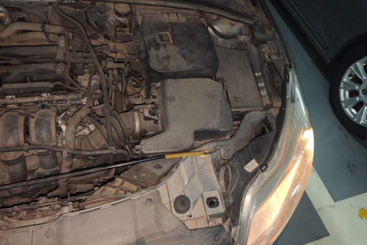 Used Ford Focus 2012 Sedan 1.6L Automatic Comfort Model Engine Bay Left
