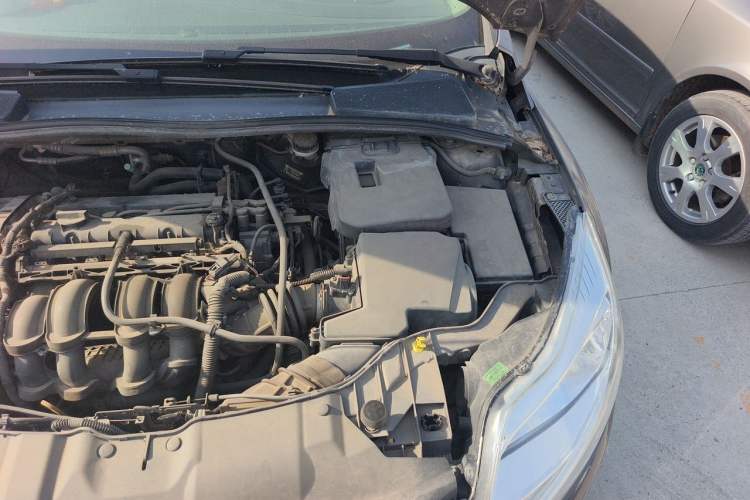 Used Ford Focus 2012 Sedan 1.6L Automatic Comfort Model Engine Bay Left