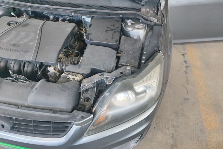Used Ford Focus 2012 Hatchback Classic 1.8L Manual Fashion Edition Engine Bay Left