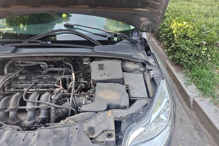 Used Ford Focus 2012 Sedan 1.6L Automatic Fashion Edition Engine Bay Left