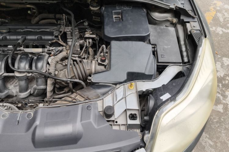 Used Ford Focus 2012 Sedan 1.6L Automatic Comfort Model Engine Bay Left