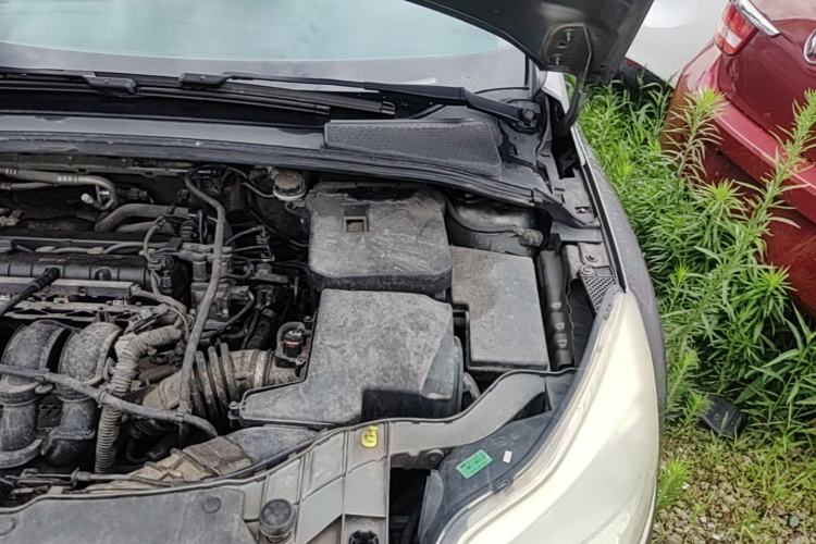 Used Ford Focus 2012 Sedan 1.6L Automatic Comfort Model Engine Bay Left