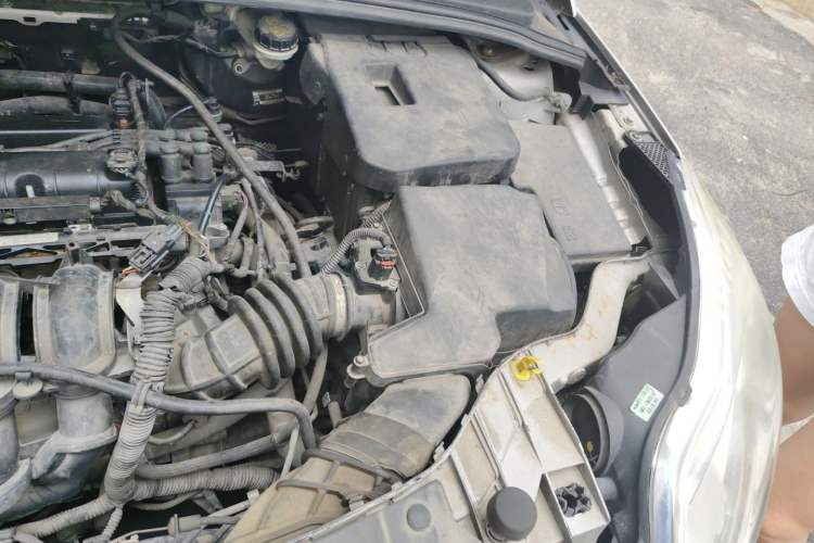 Used Ford Focus 2012 Hatchback 1.6L Automatic Fashion Edition Engine Bay Left