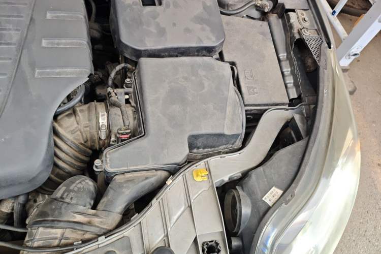 Used Ford Focus 2012 Hatchback 2.0L Automatic Luxury Sport Model Engine Bay Left