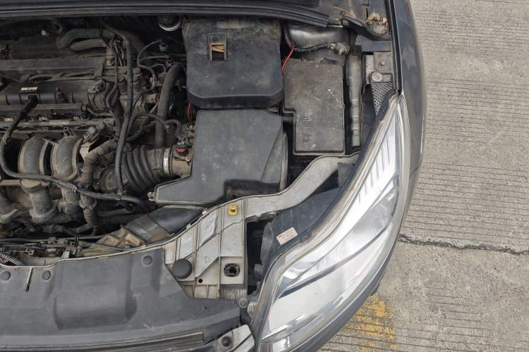 Used Ford Focus 2012 Sedan 1.6L Automatic Comfort Model Engine Bay Left