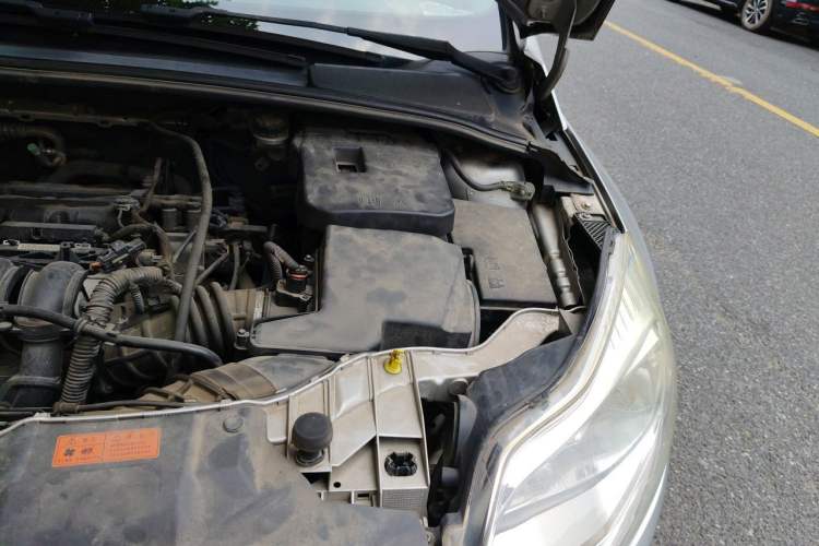 Used Ford Focus 2012 Sedan 1.6L Automatic Comfort Model Engine Bay Left