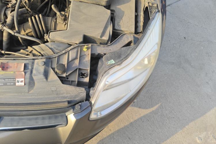 Used Ford Focus 2012 Sedan 1.6L Automatic Comfort Model Engine Bay Left