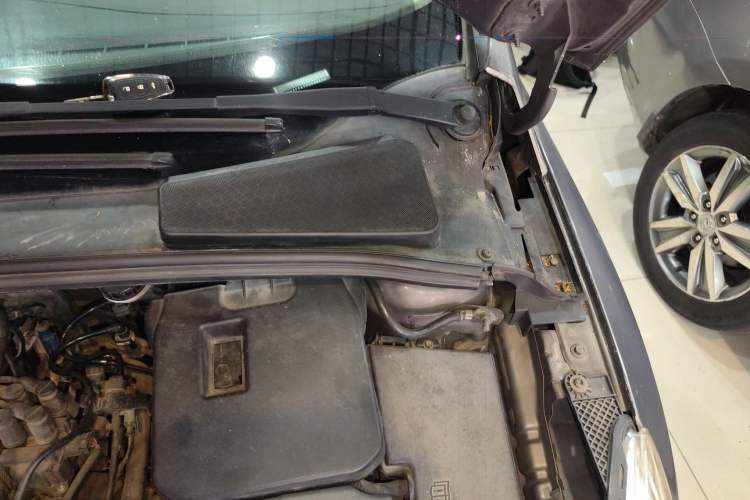 Used Ford Focus 2012 Sedan 1.6L Automatic Comfort Model Engine Bay Left