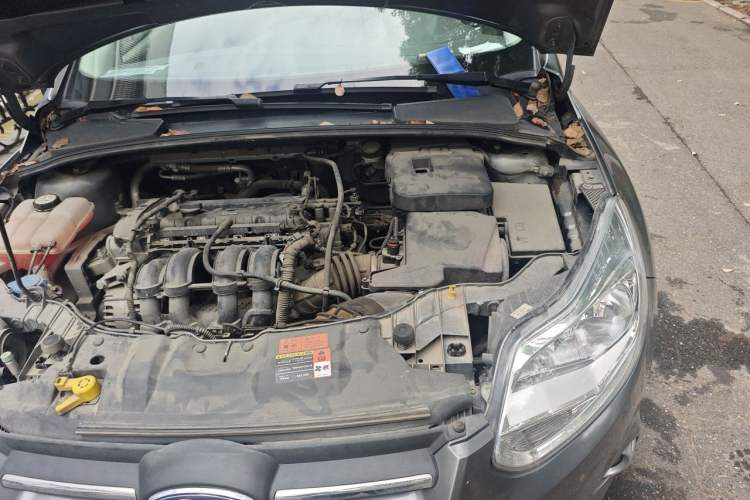 Used Ford Focus 2012 Sedan 1.6L Manual Fashion Edition Engine Bay Left