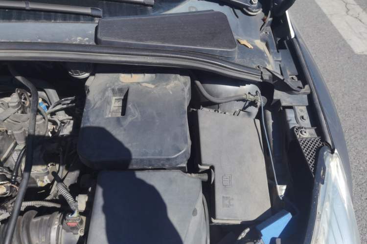 Used Ford Focus 2012 Sedan 1.6L Automatic Fashion Edition Engine Bay Left