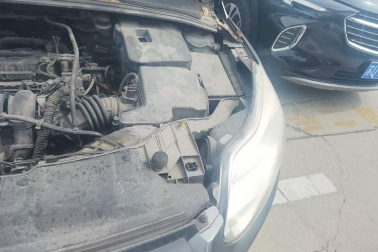 Used Ford Focus 2012 Sedan 1.6L Automatic Fashion Edition Engine Bay Left