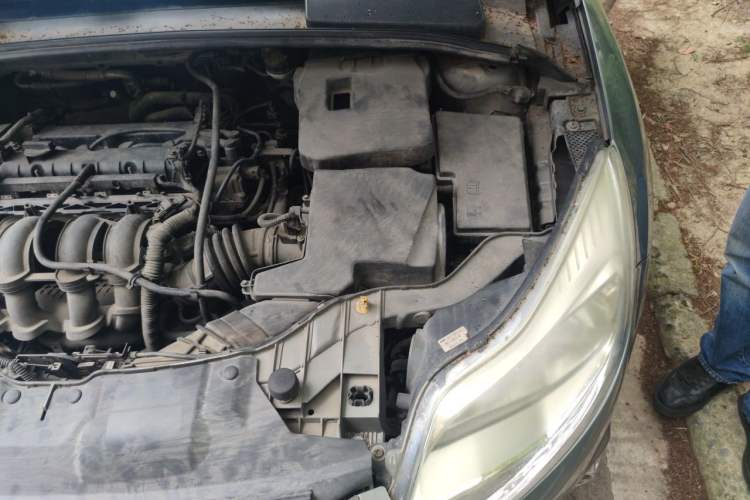 Used Ford Focus 2012 Sedan 1.6L Automatic Fashion Edition Engine Bay Left