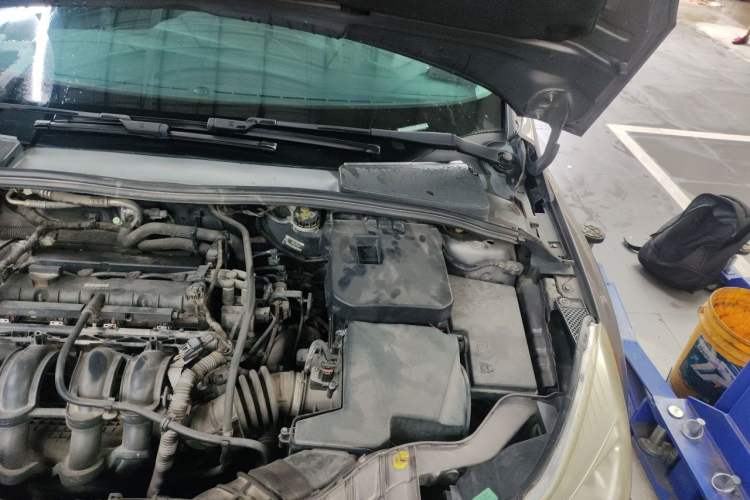 Used Ford Focus 2012 Sedan 1.6L Automatic Fashion Edition Engine Bay Left