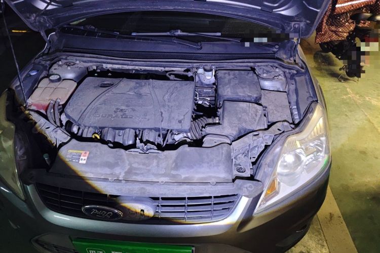 Used Ford Focus 2012 Sedan Classic 1.8L Manual Fashion Edition Engine Bay Left