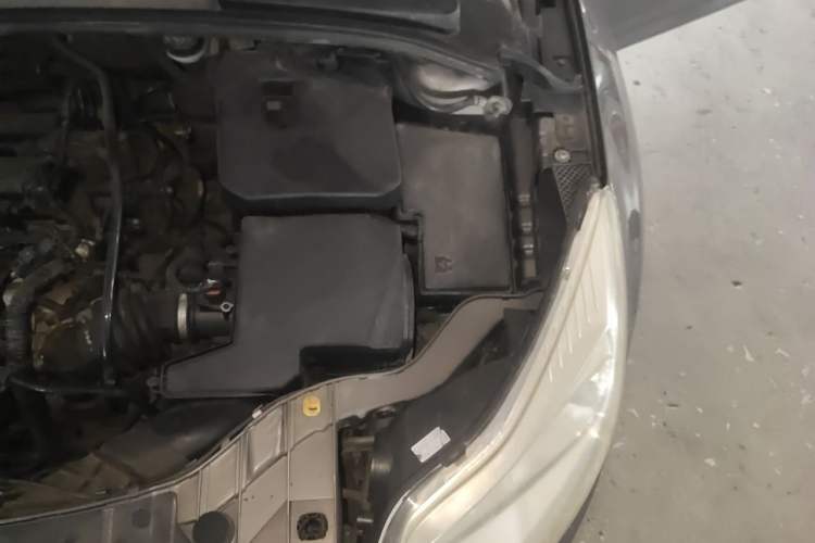 Used Ford Focus 2012 Sedan 1.6L Manual Fashion Edition Engine Bay Left
