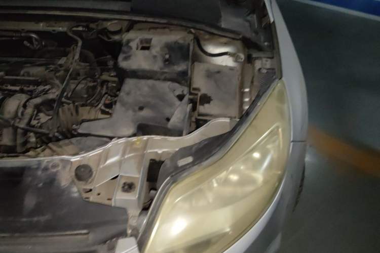 Used Ford Focus 2012 Hatchback 1.6L Automatic Comfort Model Engine Bay Left