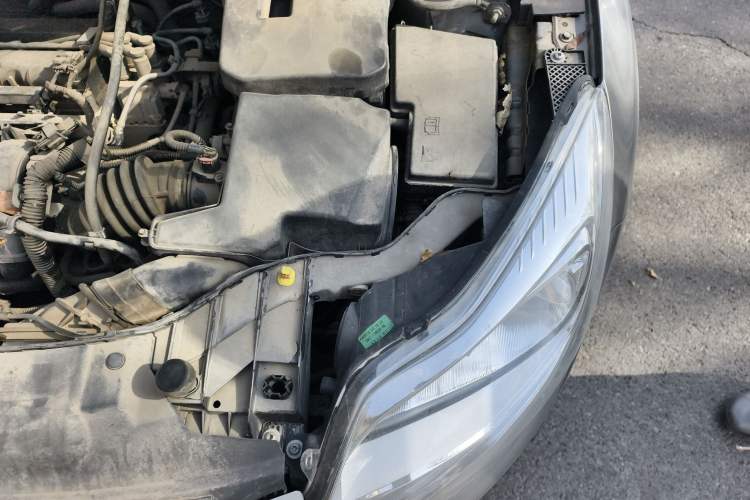 Used Ford Focus 2012 Sedan 1.6L Automatic Comfort Model Engine Bay Left