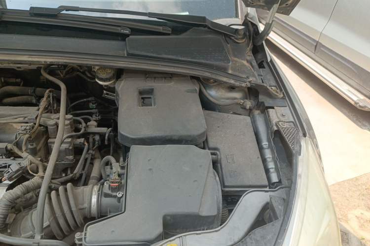 Used Ford Focus 2012 Hatchback 1.6L Automatic Fashion Edition Engine Bay Left