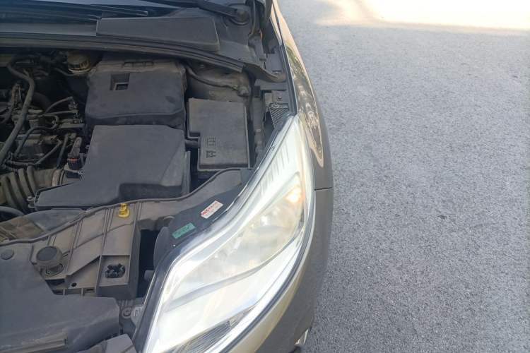 Used Ford Focus 2012 Sedan 1.6L Automatic Fashion Edition Engine Bay Left