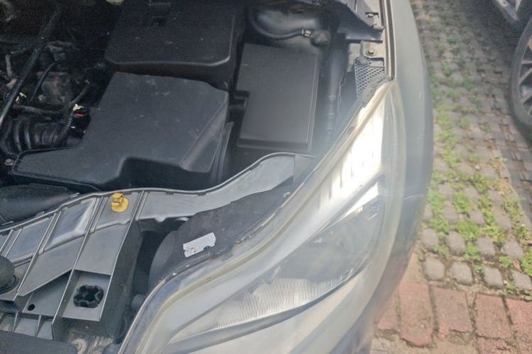 Used Ford Focus 2012 Sedan 1.6L Automatic Fashion Edition Engine Bay Left
