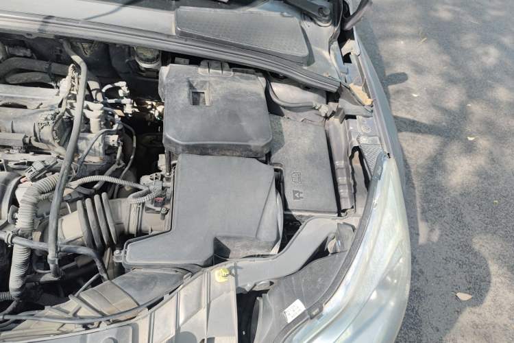Used Ford Focus 2012 Sedan 1.6L Manual Comfort Model Engine Bay Left