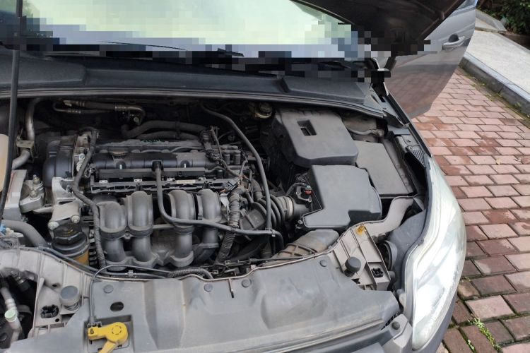 Used Ford Focus 2012 Sedan 1.6L Automatic Comfort Model Engine Bay Left