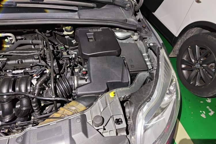 Used Ford Focus 2012 Sedan 1.6L Automatic Fashion Edition Engine Bay Left