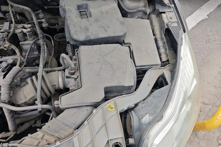 Used Ford Focus 2012 Sedan 1.6L Manual Comfort Model Engine Bay Left