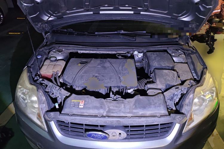 Used Ford Focus 2012 Sedan Classic 1.8L Manual Fashion Edition Engine Bay