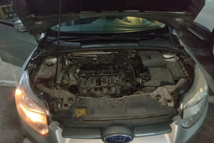 Used Ford Focus 2012 Sedan 1.6L Automatic Fashion Edition Engine Bay