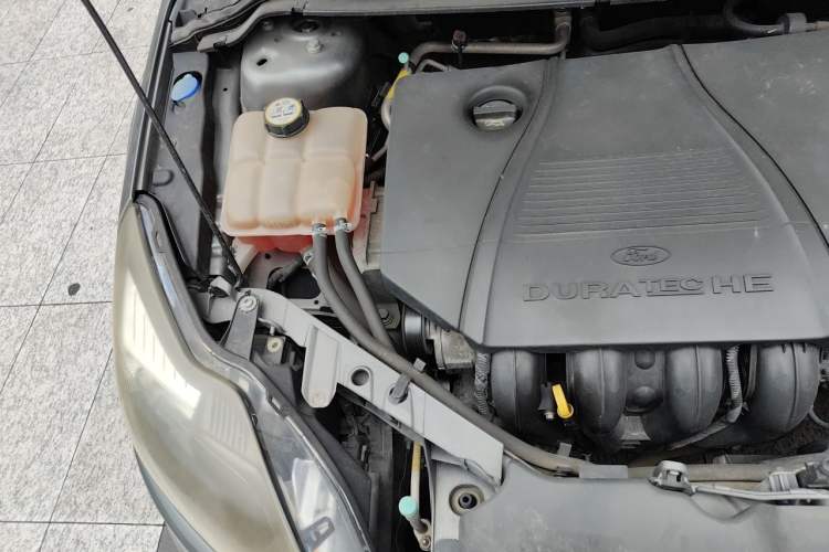 Used Ford Focus 2012 Hatchback Classic 1.8L Manual Base Model Engine Bay Right