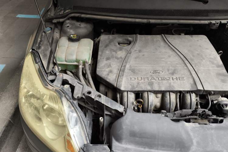 Used Ford Focus 2012 Sedan Classic 1.8L Automatic Base Model Engine Bay Right