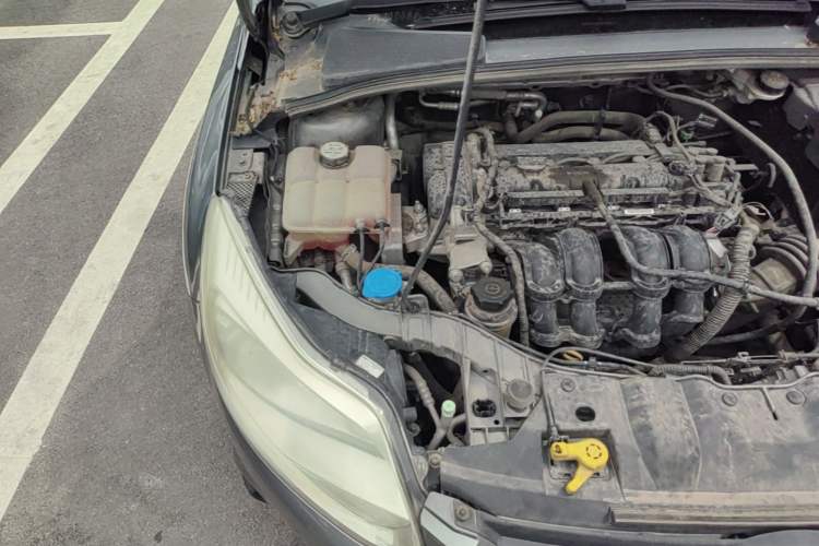 Used Ford Focus 2012 Sedan 1.6L Automatic Comfort Model Engine Bay Right
